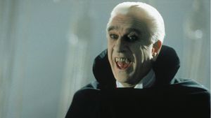 Dracula: Dead and Loving It's poster