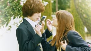 Peach Girl's poster