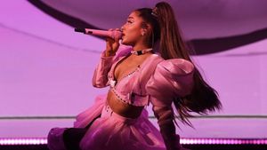 Ariana Grande: Excuse Me, I Love You's poster