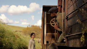 The Railway Children Return's poster