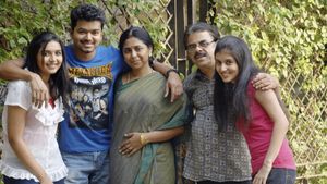 Thuppakki's poster