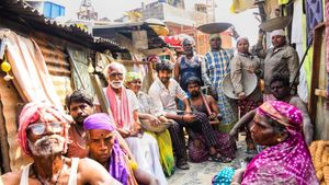 Velaikkaran's poster