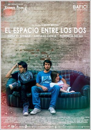 El espacio entre los dos's poster