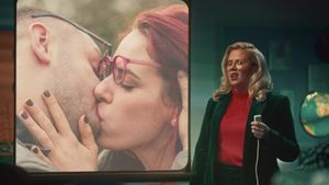 Specsavers: A Guide on How to Kiss's poster