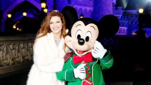 La magie de Disneyland  : Les plus grands secrets enfin révélés !'s poster