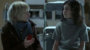 Let the Right One In's poster