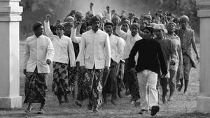 Guru Bangsa Tjokroaminoto's poster