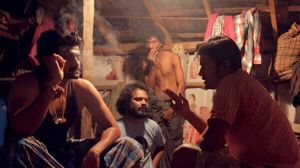 Moodar Koodam's poster