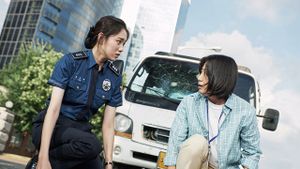 Miss & Mrs. Cops's poster