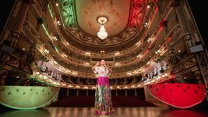 El Grito: Lila Downs at the Macedonio Alcalá Theater, with the Alejandro Díaz Orchestra and the Costumbrista Dance Company's poster