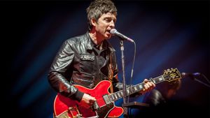 Noel Gallagher's High Flying Birds: Live in Paris 2015's poster