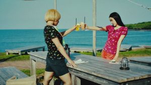 Baby Assassins: Nice Days's poster