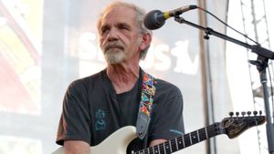 J. J. Cale: To Tulsa And Back (On Tour with J. J. Cale)'s poster