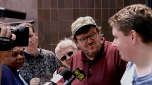 Bowling for Columbine's poster