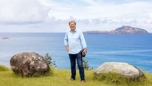 Chasing the Light: Norfolk Island's poster