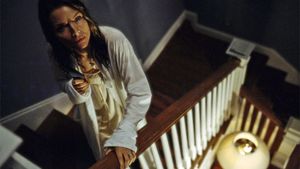 What Lies Beneath's poster