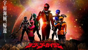 Kaizoku Sentai: Ten Gokaiger's poster