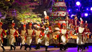 Noël à Disneyland : Dans le secret du plus grand parc d'attraction d'Europe's poster