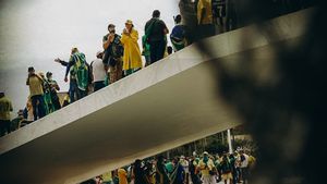 8/1 – A Democracia Resiste's poster