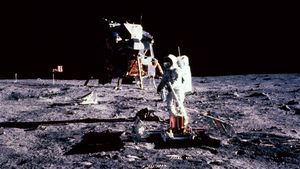 Apollo: Missions to the Moon's poster