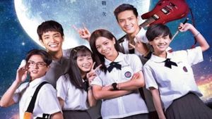 Take Me to the Moon's poster