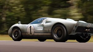 Ford v Ferrari's poster