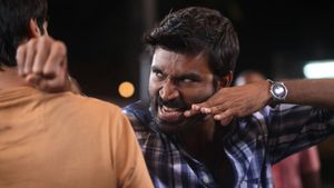 Velaiyilla Pattathari's poster