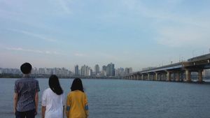 Searching for Bong's poster