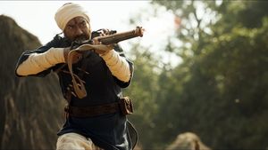 RRR's poster