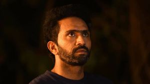 Oru Kaatil Oru Paykappal's poster