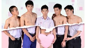 Love's Coming's poster