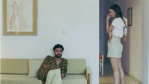 Swimming Home's poster