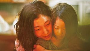 Shoplifters's poster