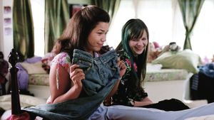 The Sisterhood of the Traveling Pants's poster