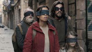 Bird Box: Barcelona's poster