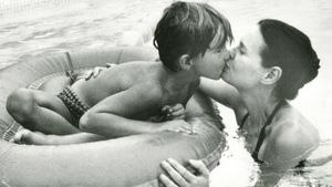 Nothing Left Unsaid: Gloria Vanderbilt & Anderson Cooper's poster