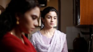 Raazi's poster
