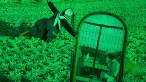 Pastoral: To Die in the Country's poster
