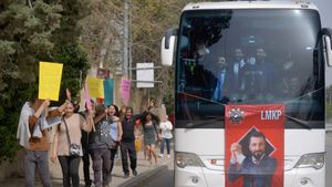 Illegal Hayatlar: Meclis's poster
