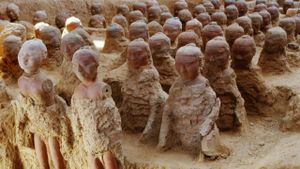 The Naked Terracotta Warriors's poster