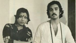 Aval Appadithaan's poster