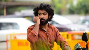 Varthamanam's poster