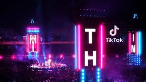 TikTok: In the Mix's poster