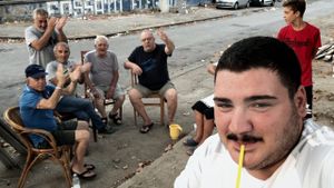 Selfie's poster