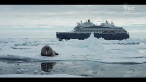 Le Commandant Charcot, croisière hi-tech dans les glaces's poster