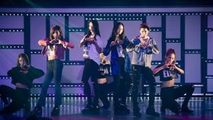 f(x) the 1st concert DIMENSION 4 - Docking Station in JAPAN's poster