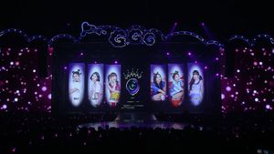 2019 GFRIEND ASIA TOUR 'GO GO GFRIEND!''s poster