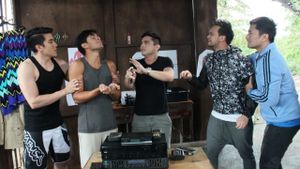Moron 5 and the Crying Lady's poster