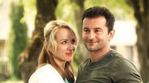 Stuck with a Perfect Woman's poster