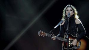 Paula Fernandes - Amanhecer Ao Vivo's poster